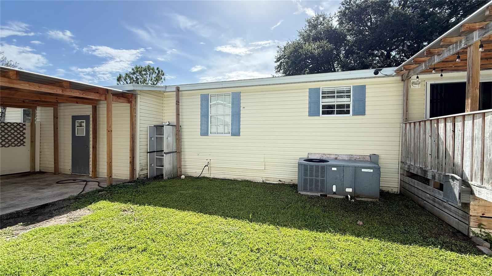 10404 BRUSSELS DR