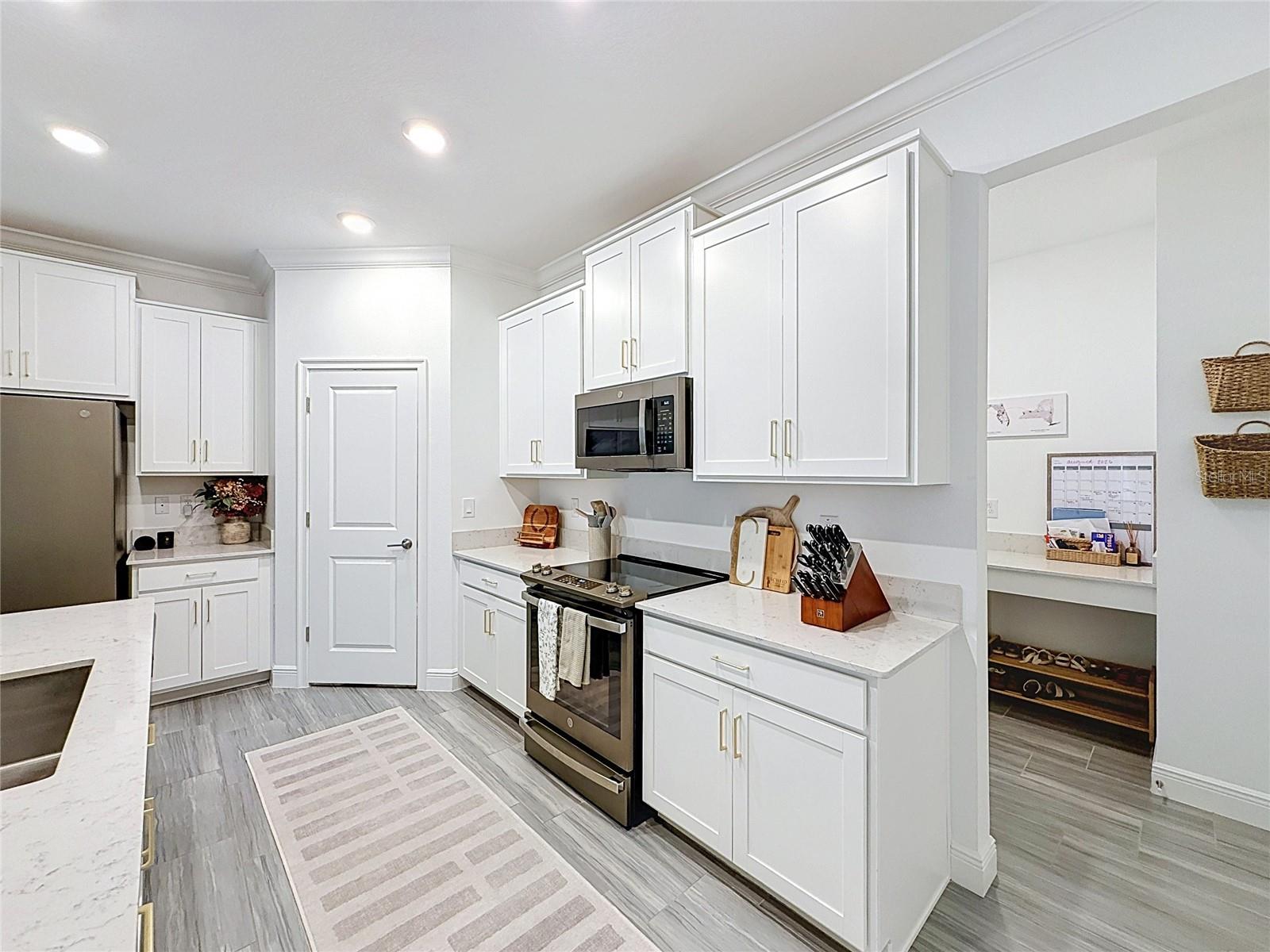 9962 CAMPANULA CT