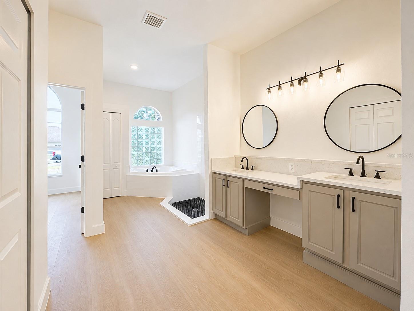 2532 BELLWOOD DR