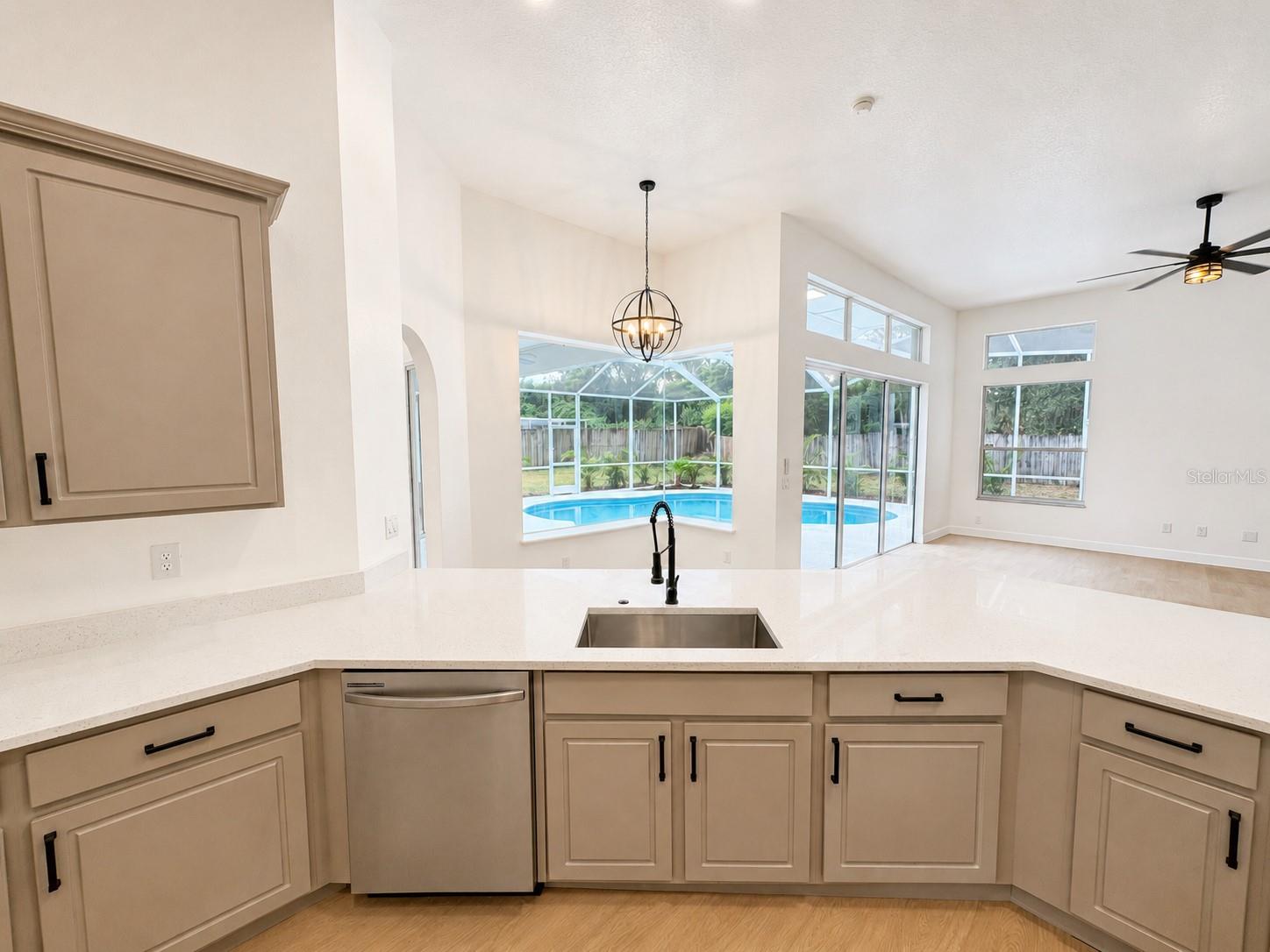 2532 BELLWOOD DR