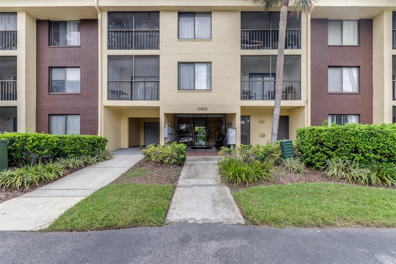 13602 S VILLAGE DR #1107