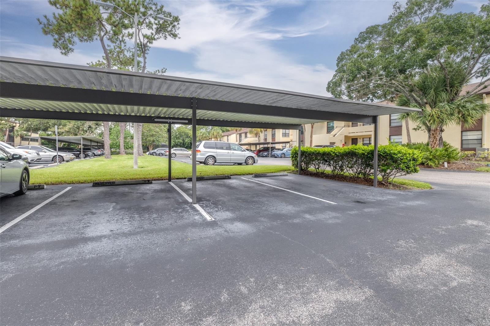 13602 S VILLAGE DR #1107