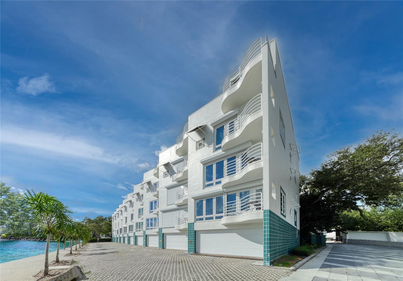 4950 BAYSHORE BLVD #16