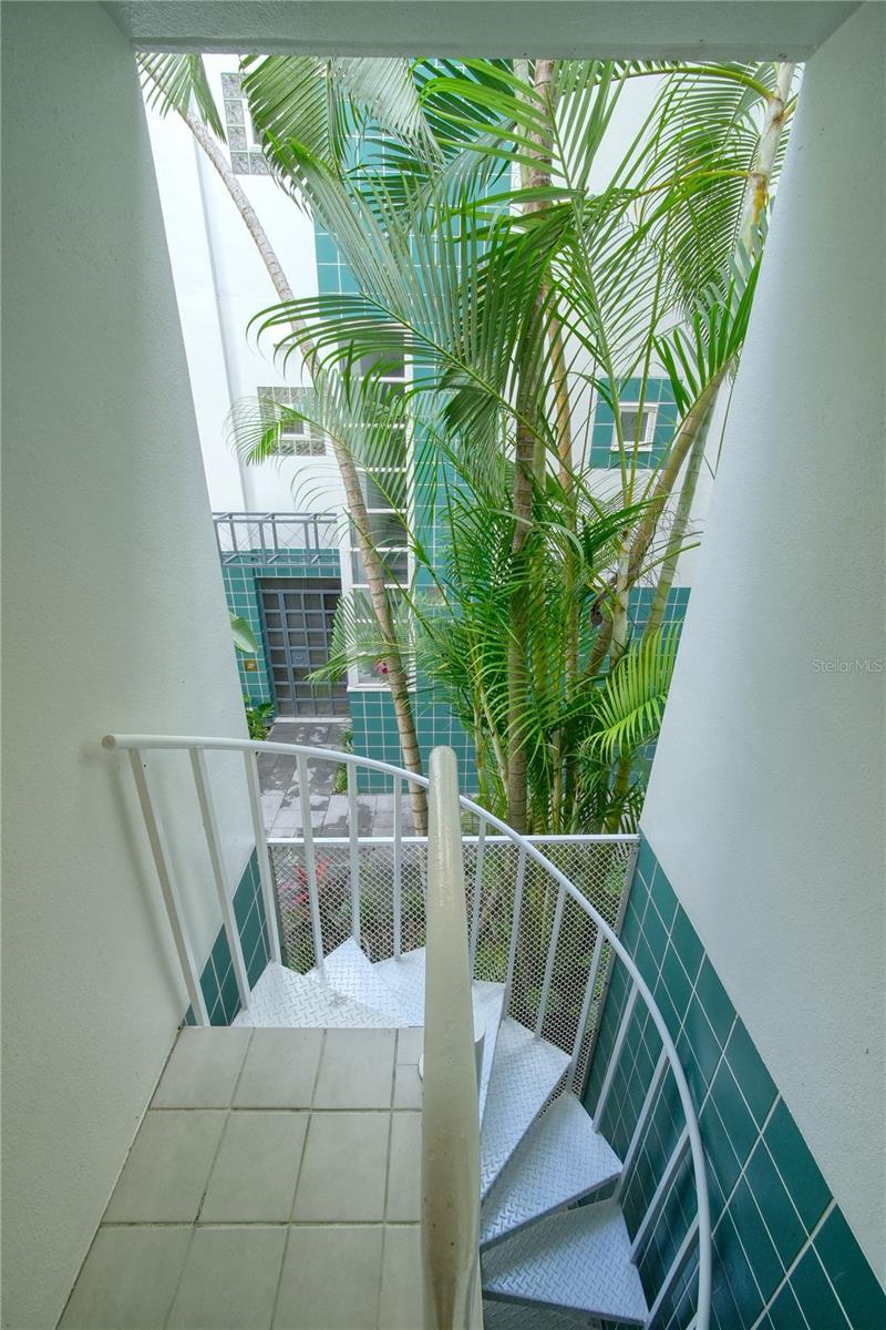 4950 BAYSHORE BLVD #16