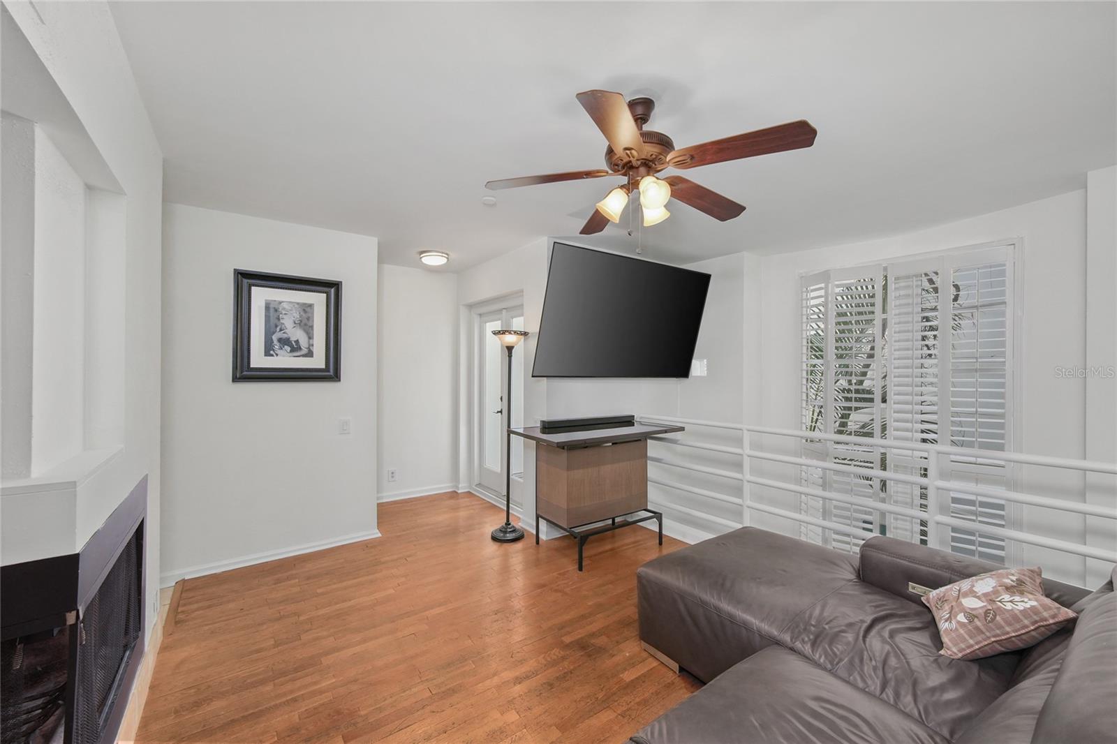 4950 BAYSHORE BLVD #16