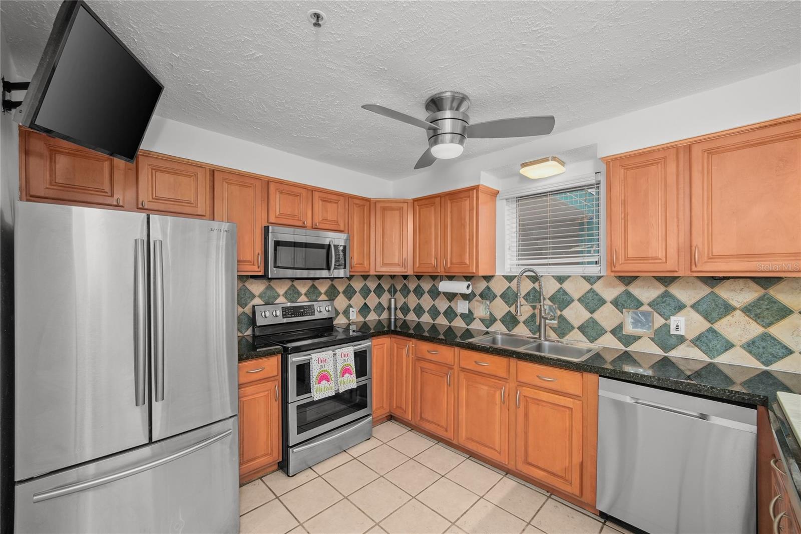 4950 BAYSHORE BLVD #16