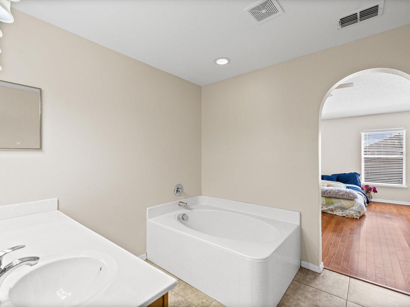 12614 LAKE VISTA DR