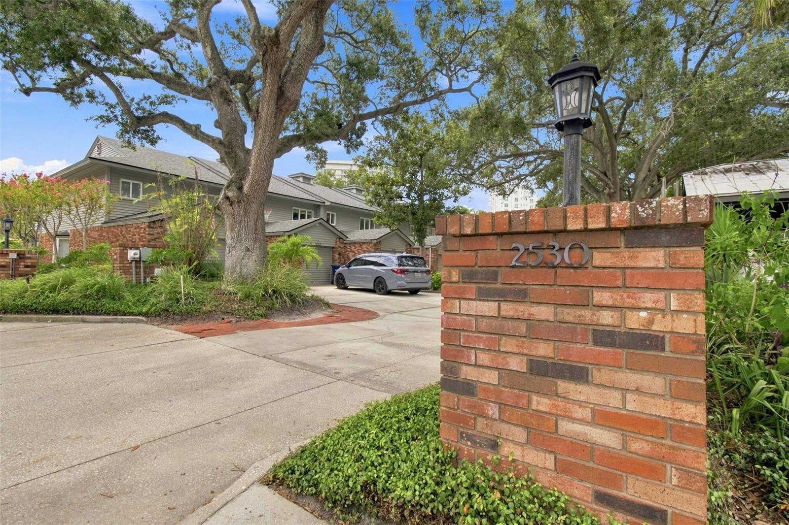2530 W MARYLAND AVE #C