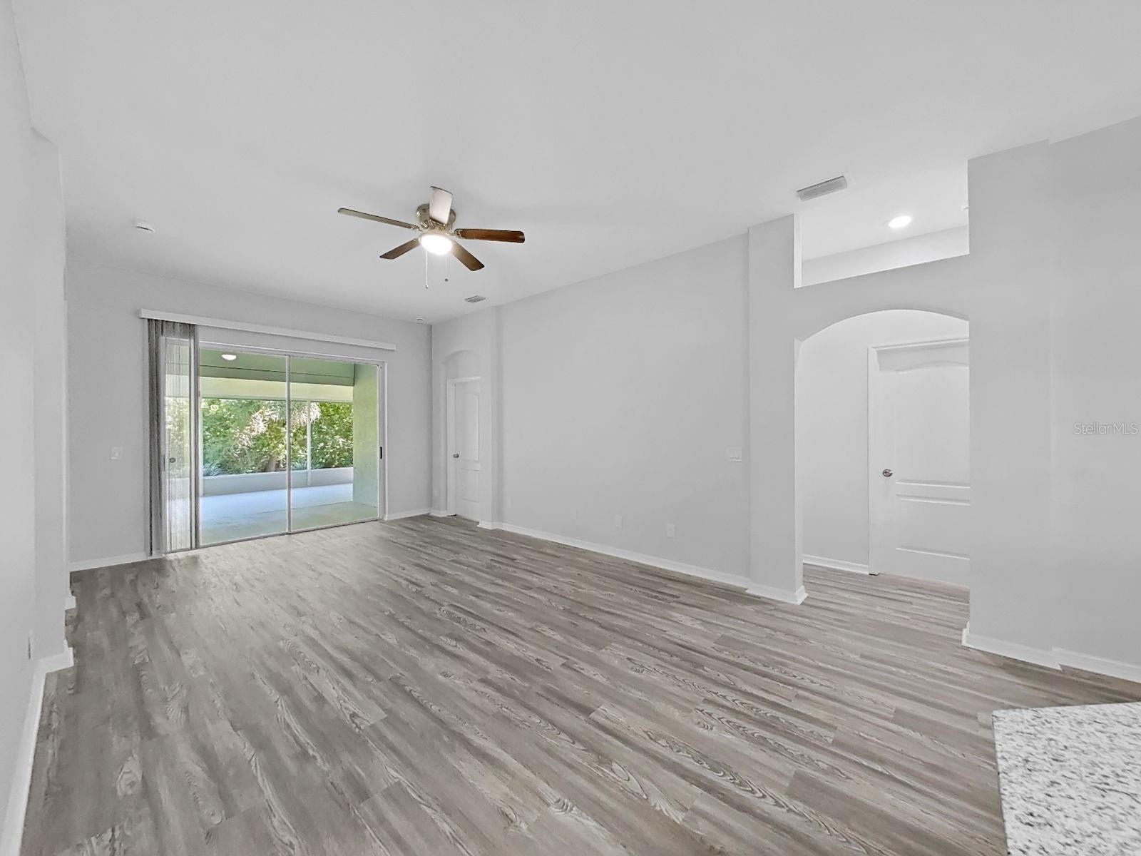 1423 LAKE SHORE RANCH DR
