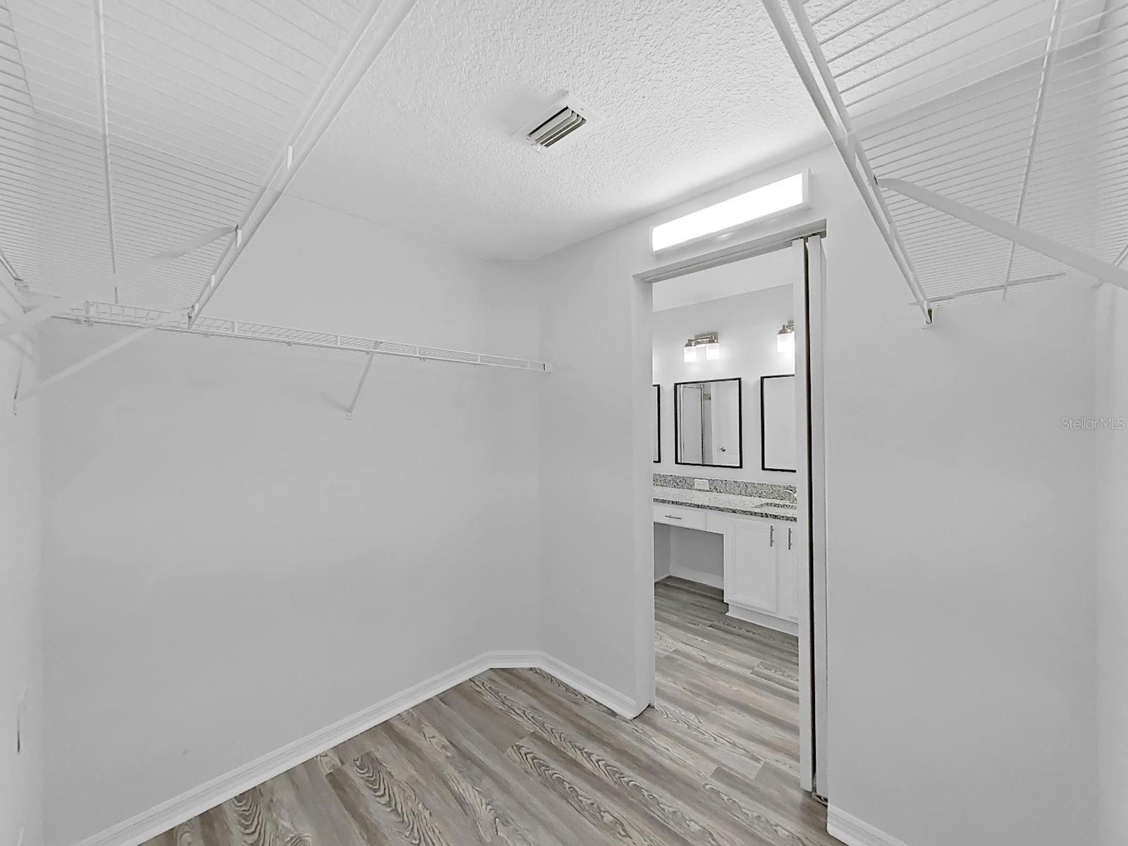 1423 LAKE SHORE RANCH DR