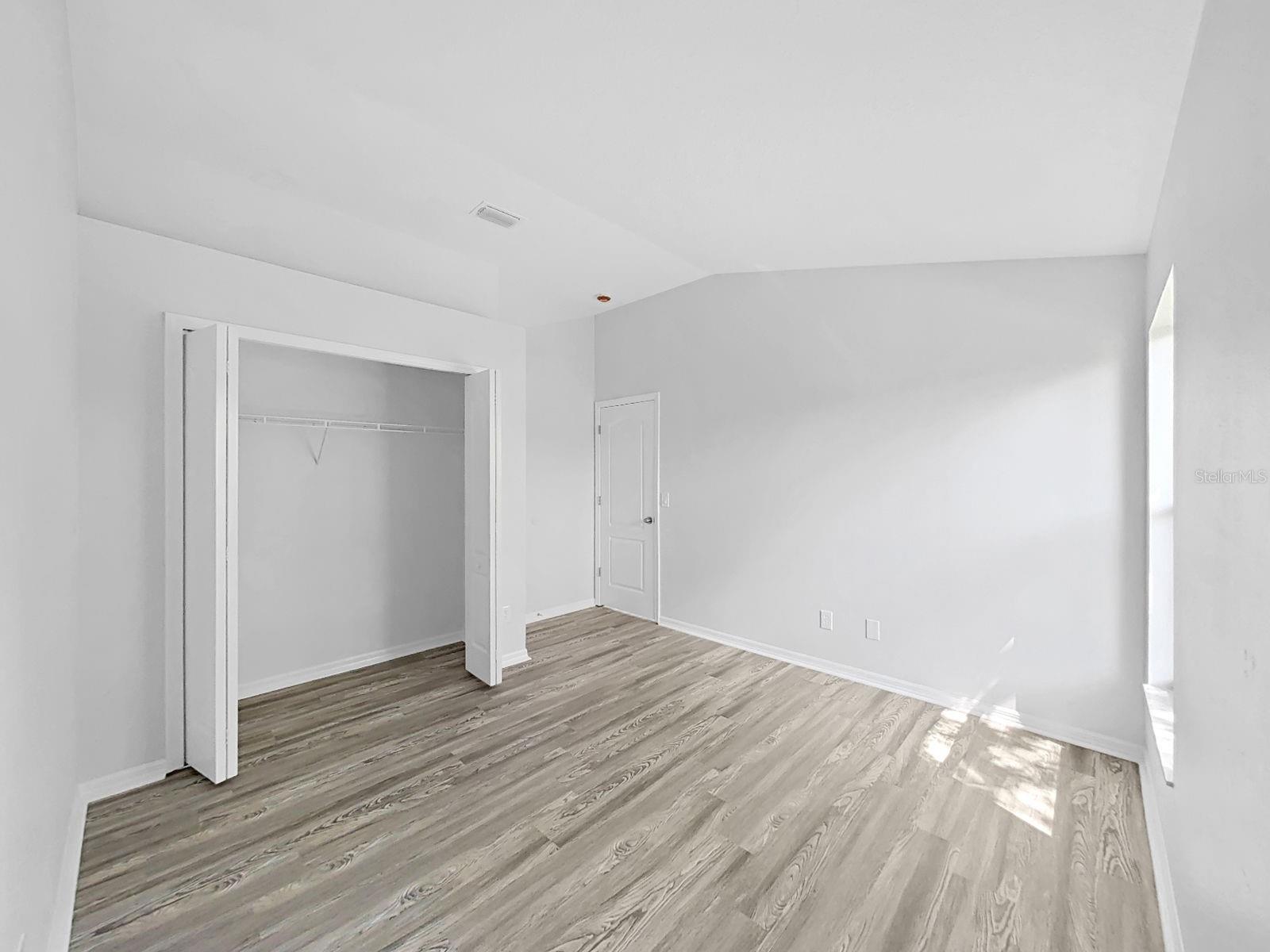1423 LAKE SHORE RANCH DR
