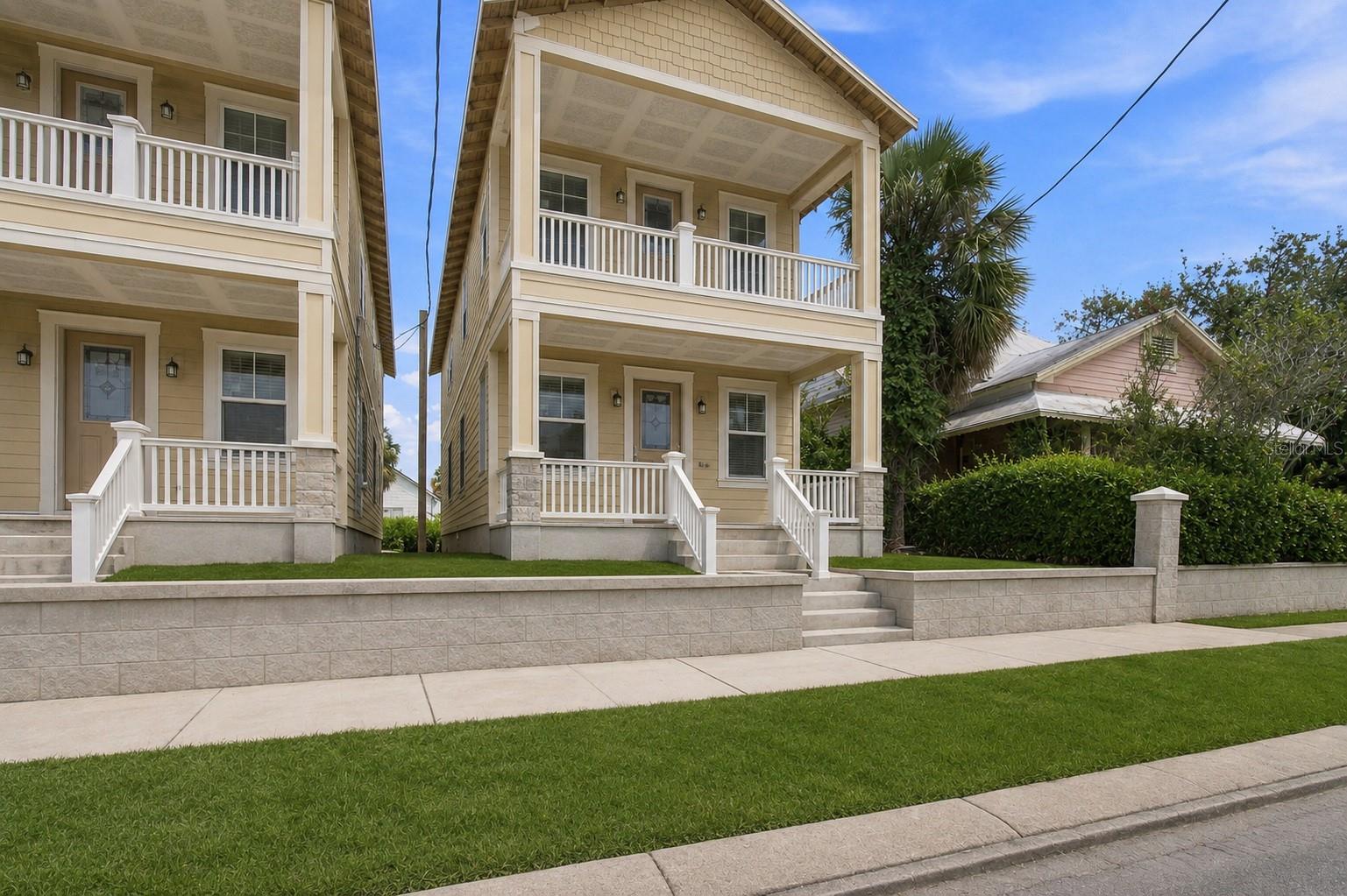 942 E 11TH AVE #1
