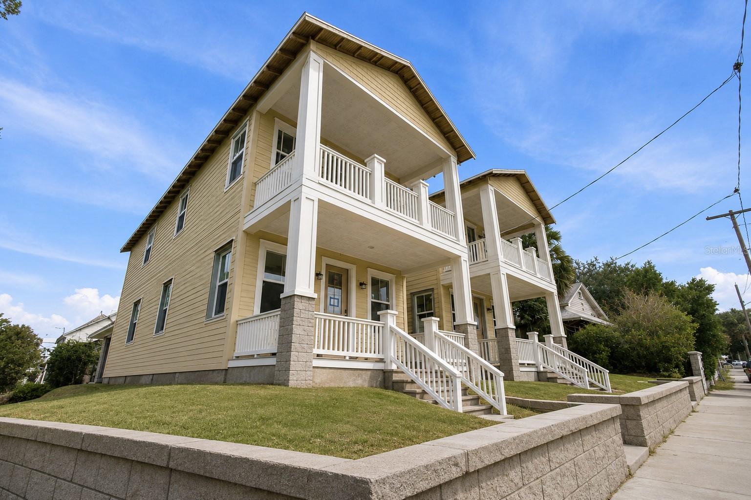 942 E 11TH AVE #1