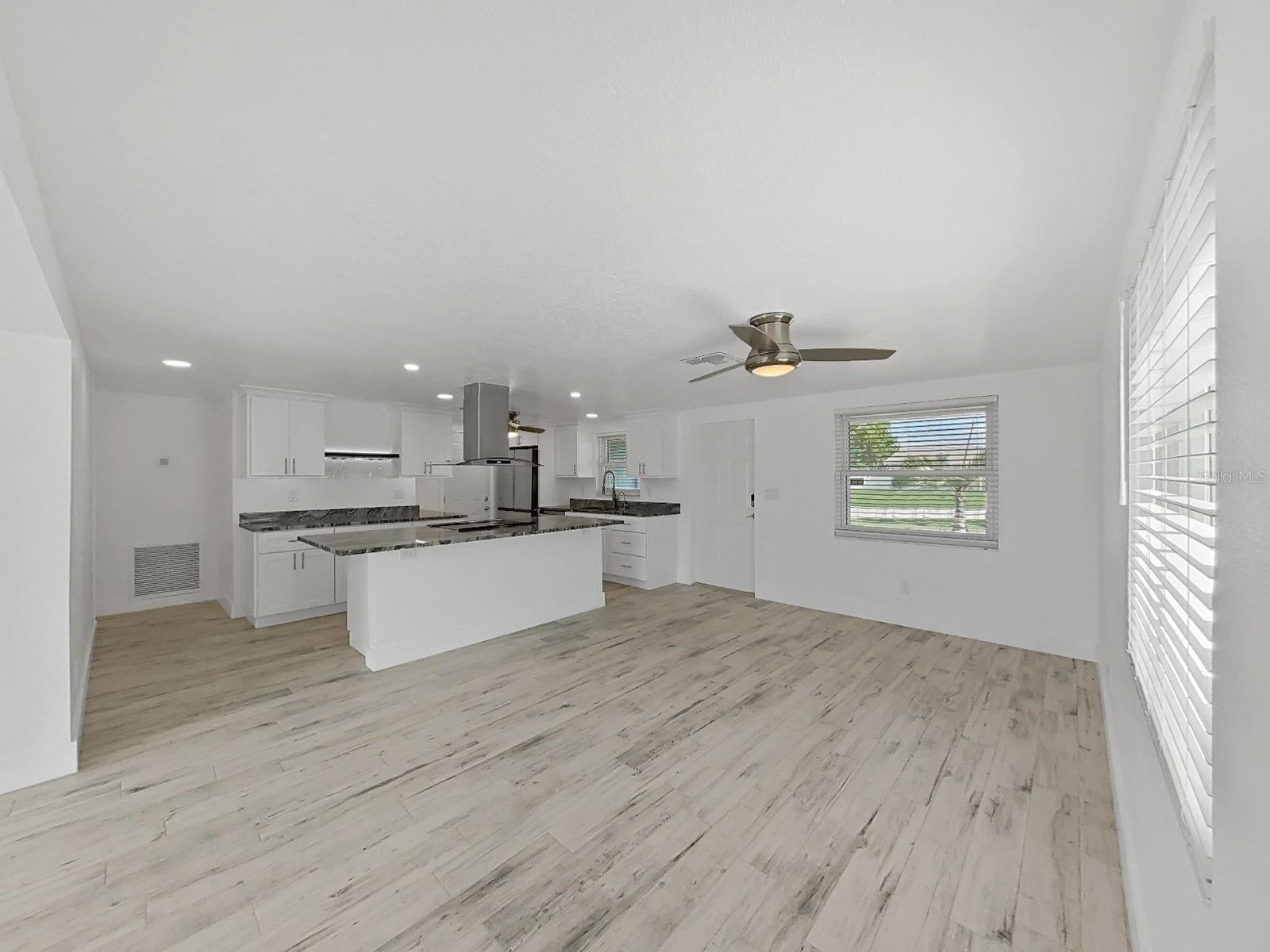4156 FLORAMAR TER