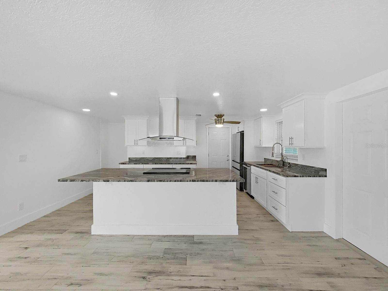 4156 FLORAMAR TER