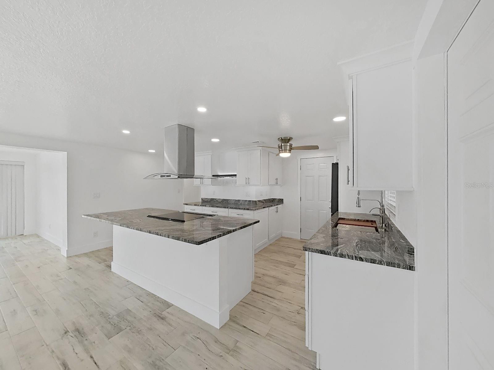 4156 FLORAMAR TER