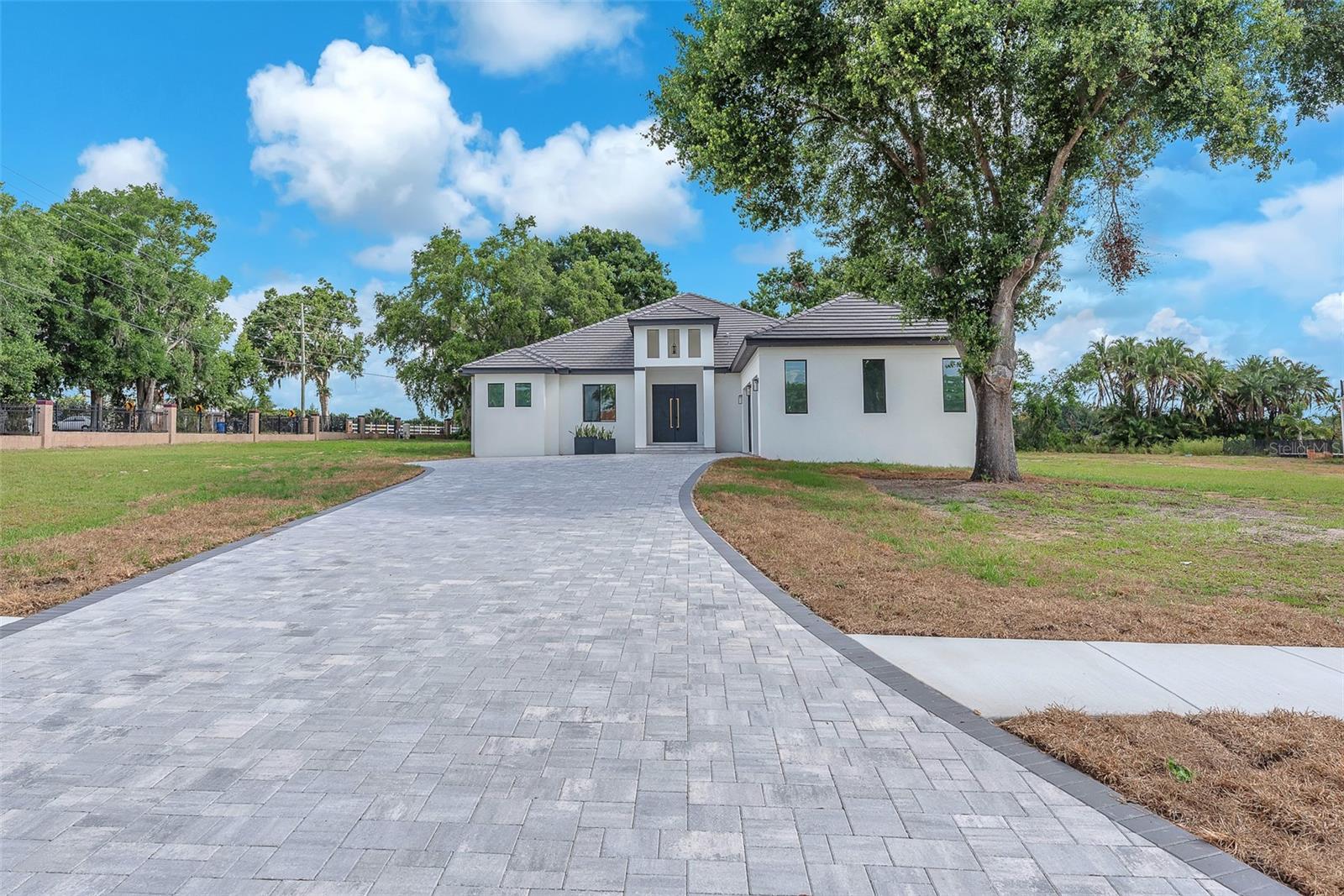 11921 FORT KING HWY