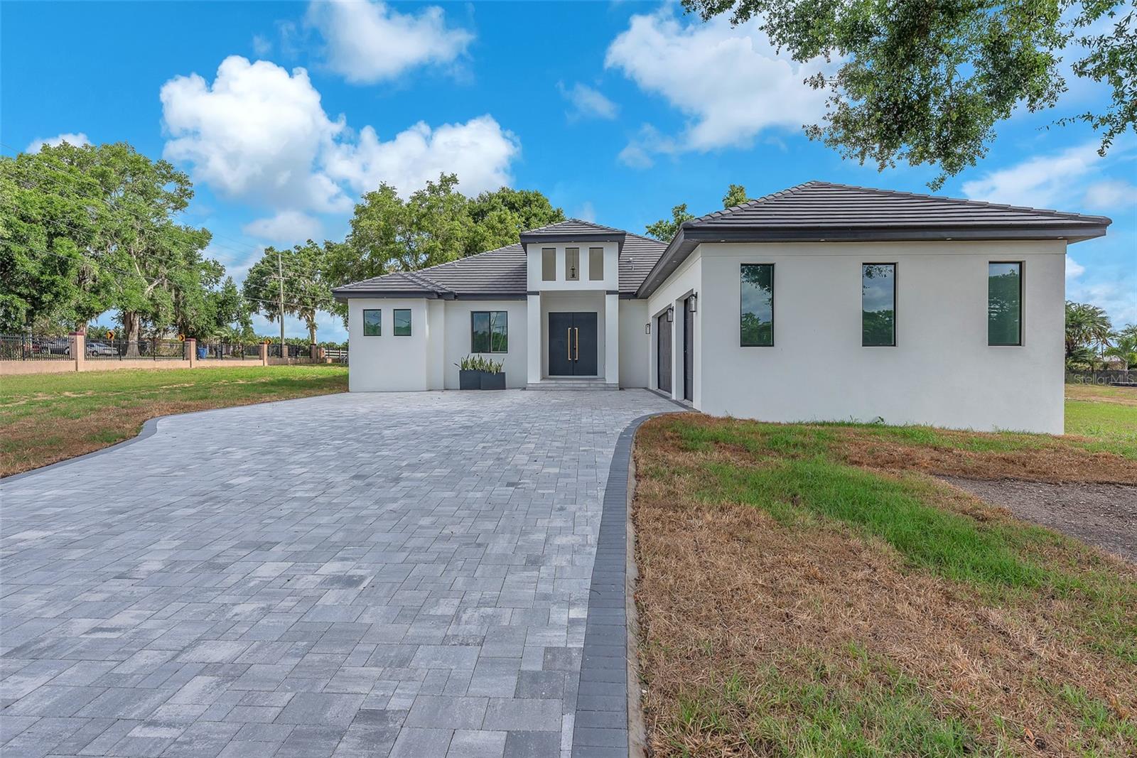 11921 FORT KING HWY