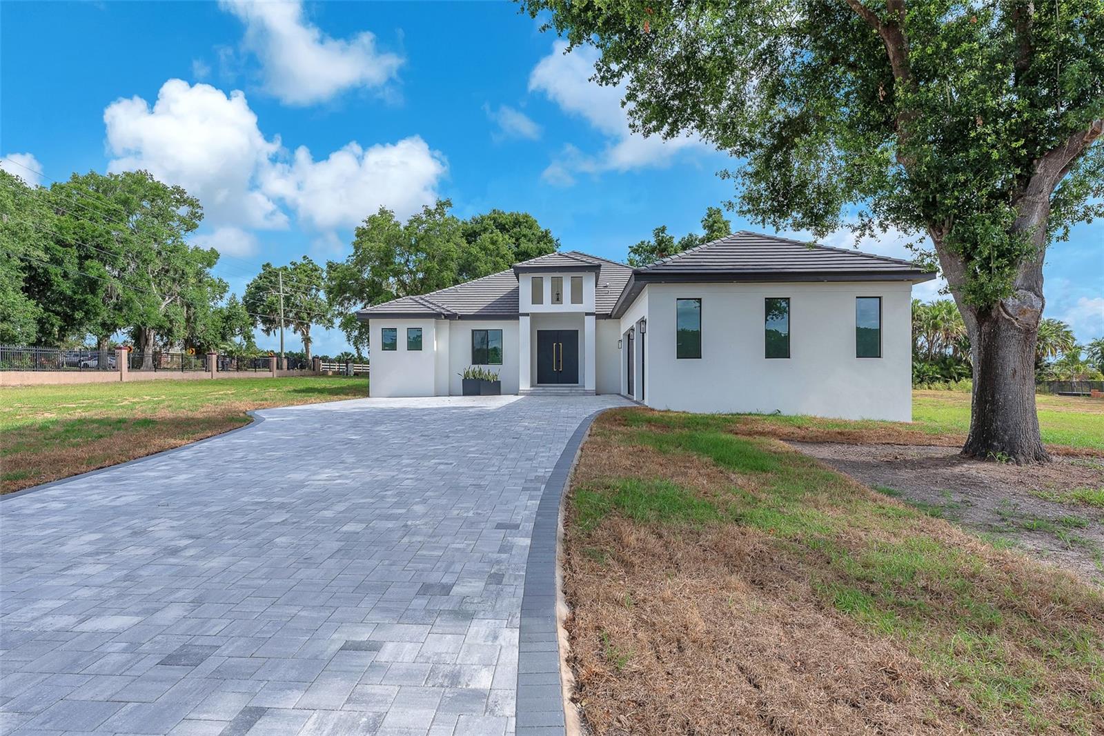 11921 FORT KING HWY