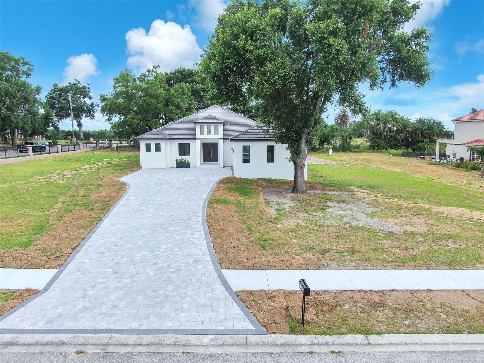 11921 FORT KING HWY