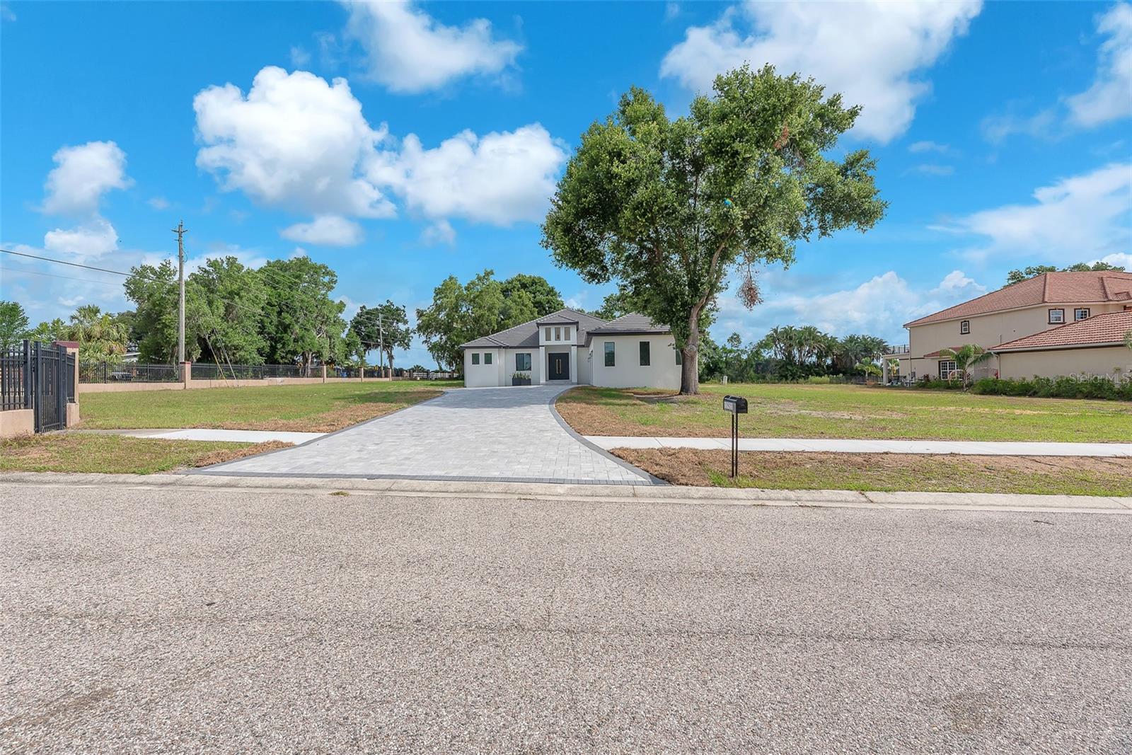 11921 FORT KING HWY