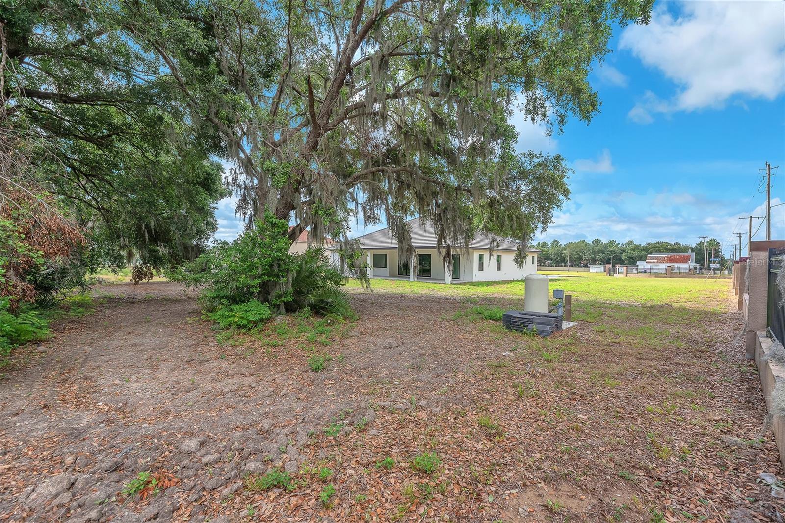 11921 FORT KING HWY