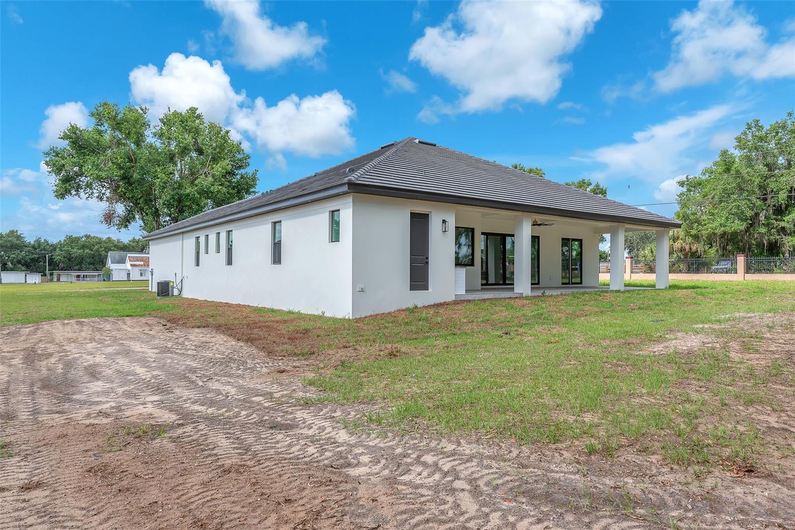 11921 FORT KING HWY