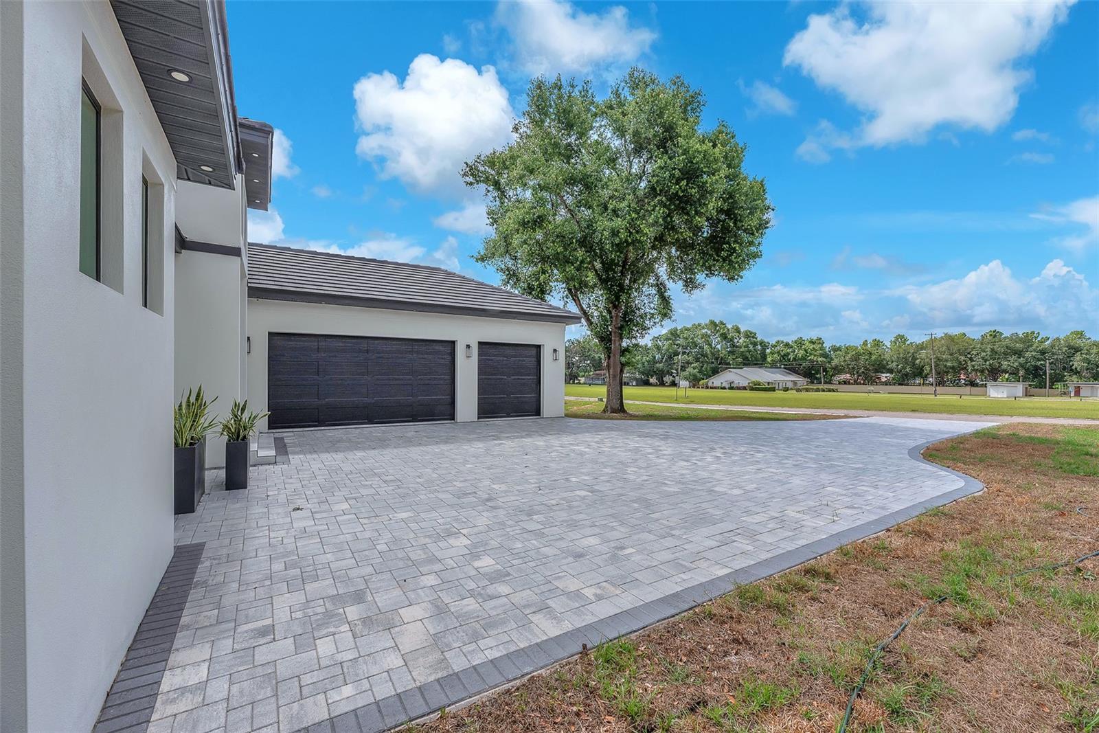 11921 FORT KING HWY