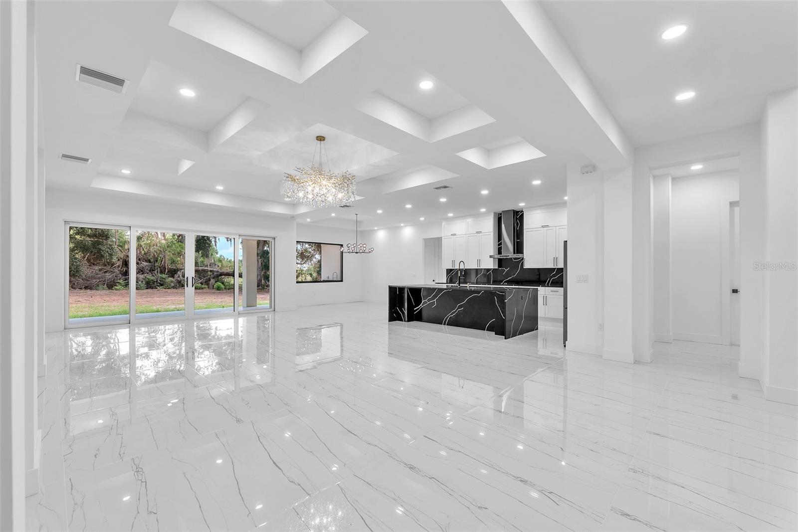 11921 FORT KING HWY