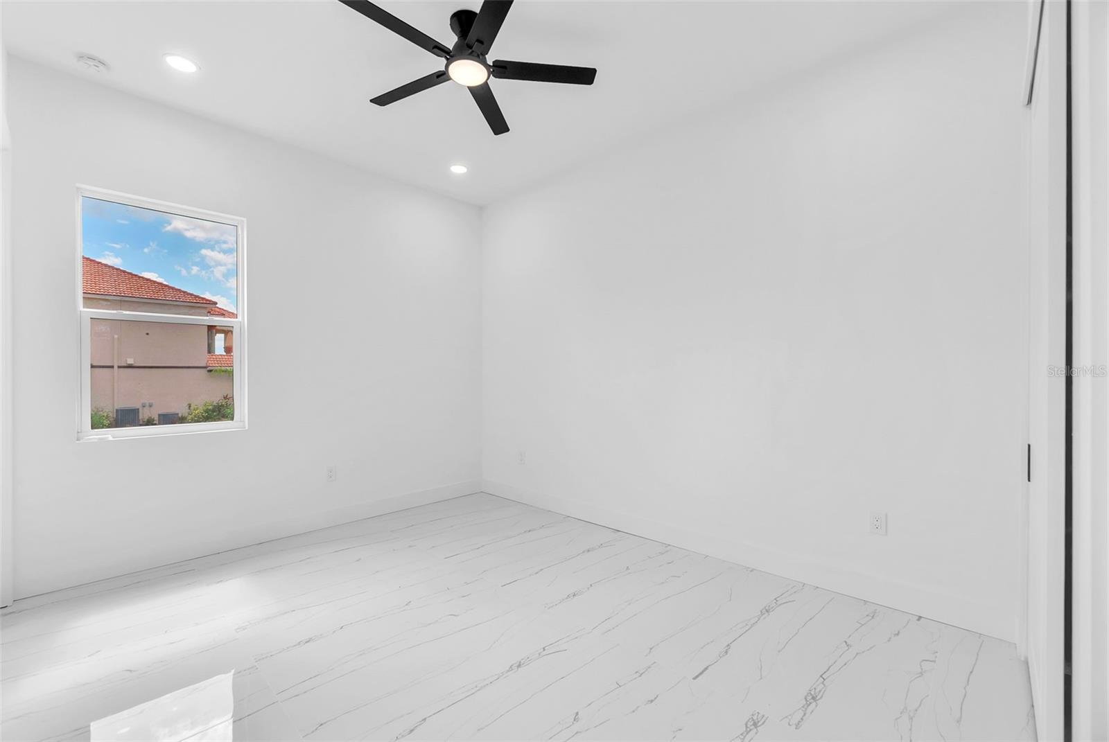 11921 FORT KING HWY