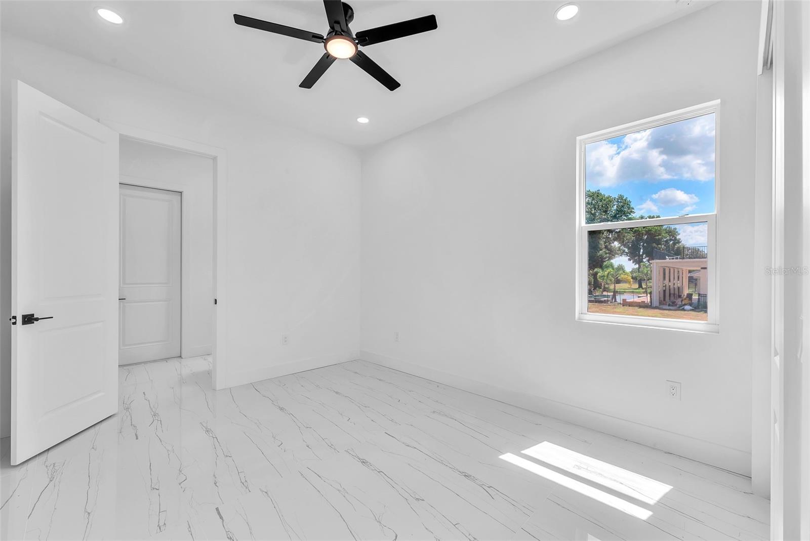 11921 FORT KING HWY