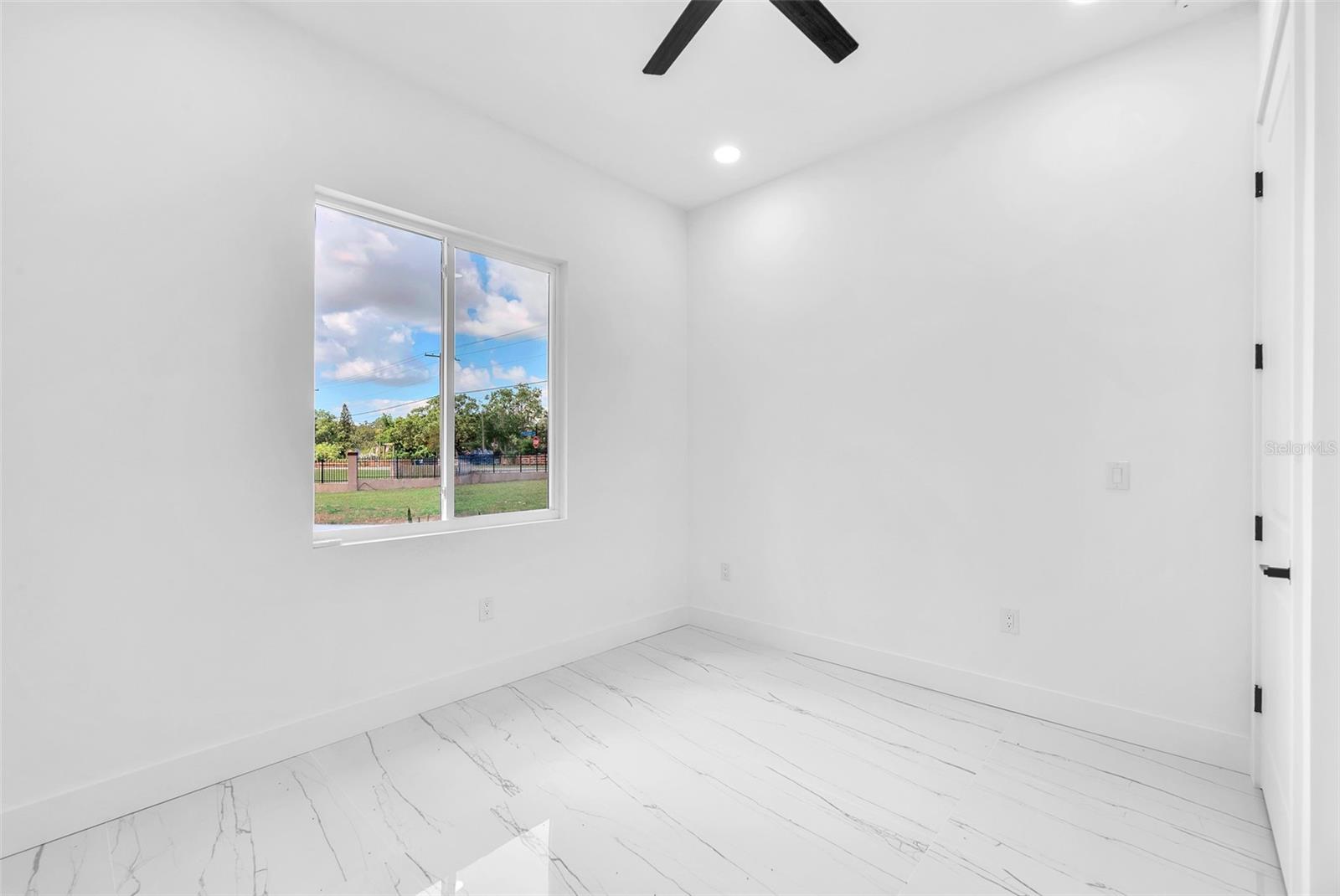 11921 FORT KING HWY
