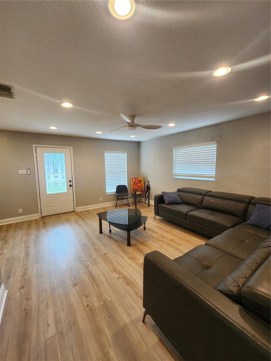 4307 W MAIN ST