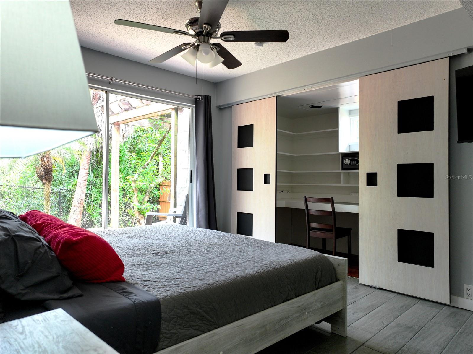 111 OAK LEE DR