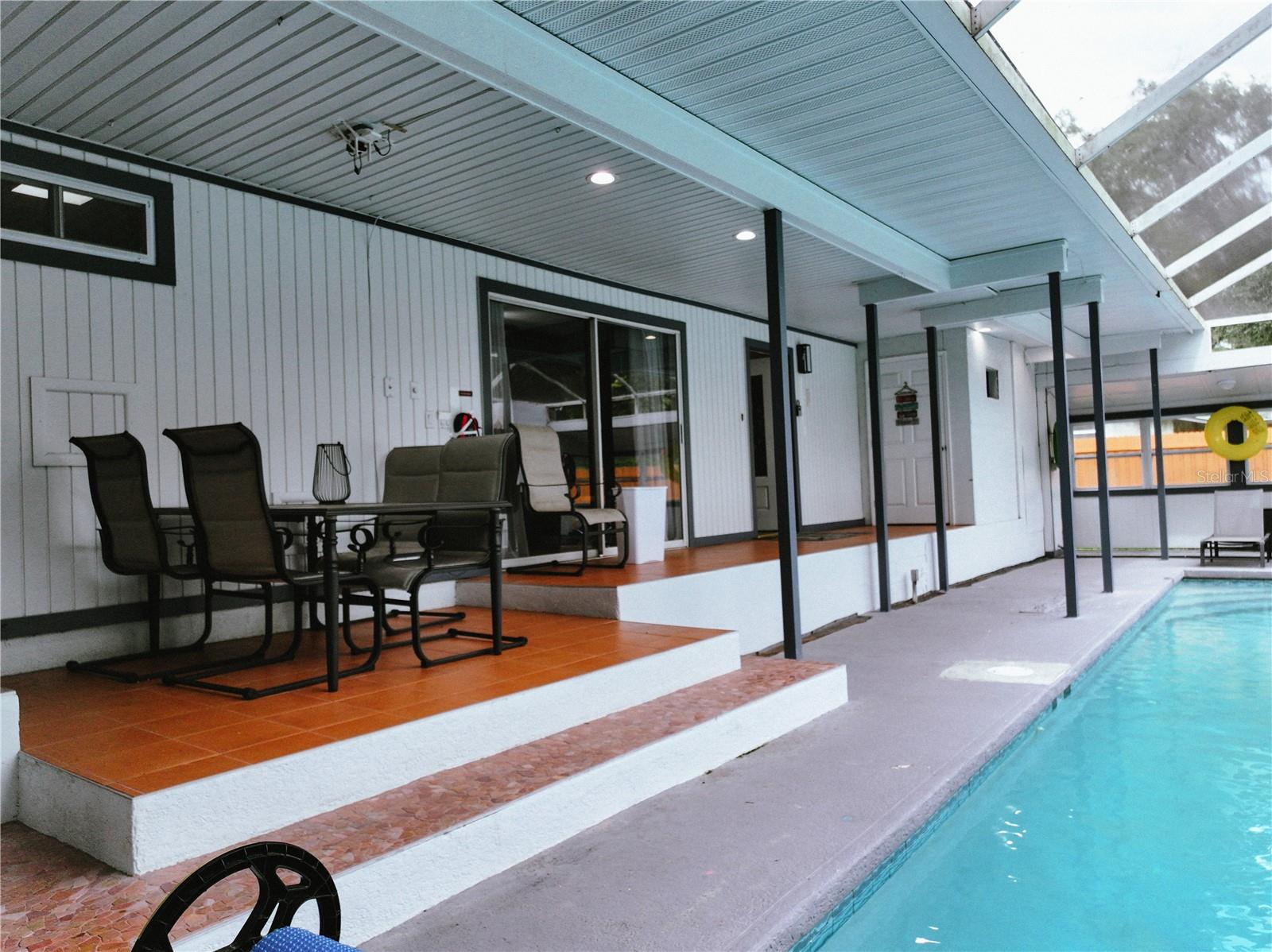 111 OAK LEE DR