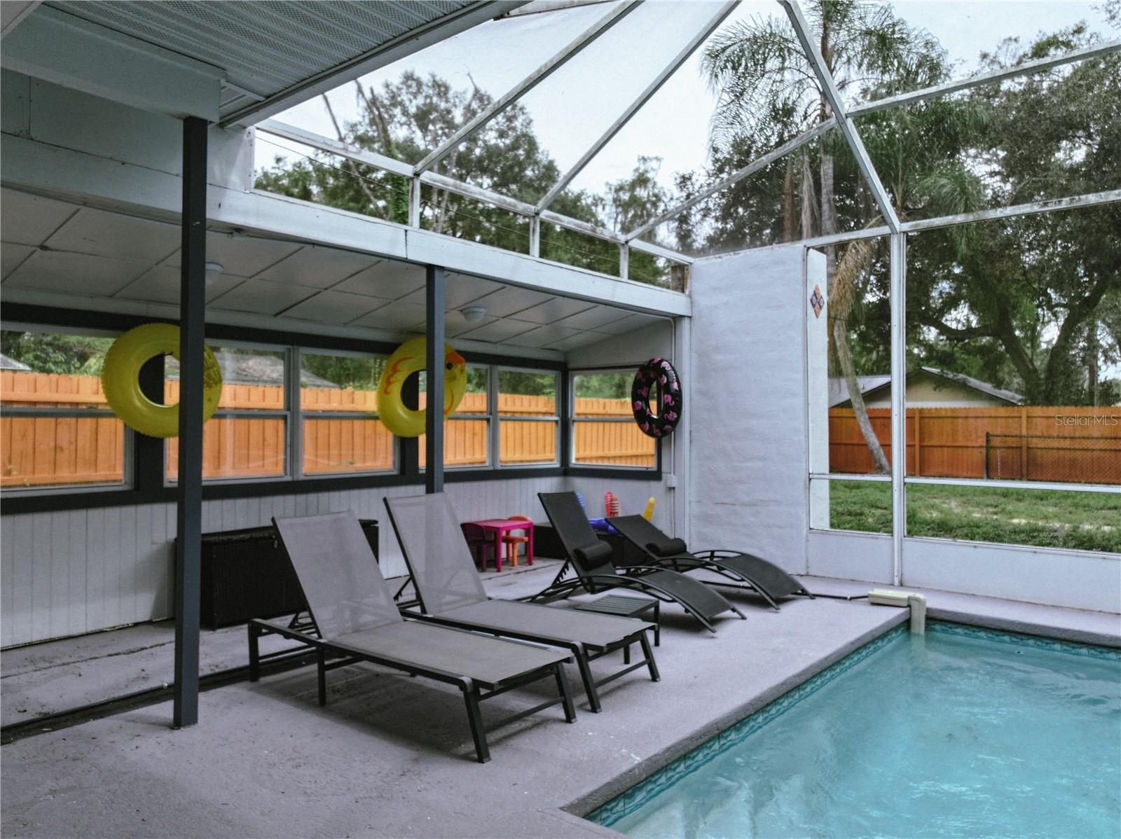 111 OAK LEE DR