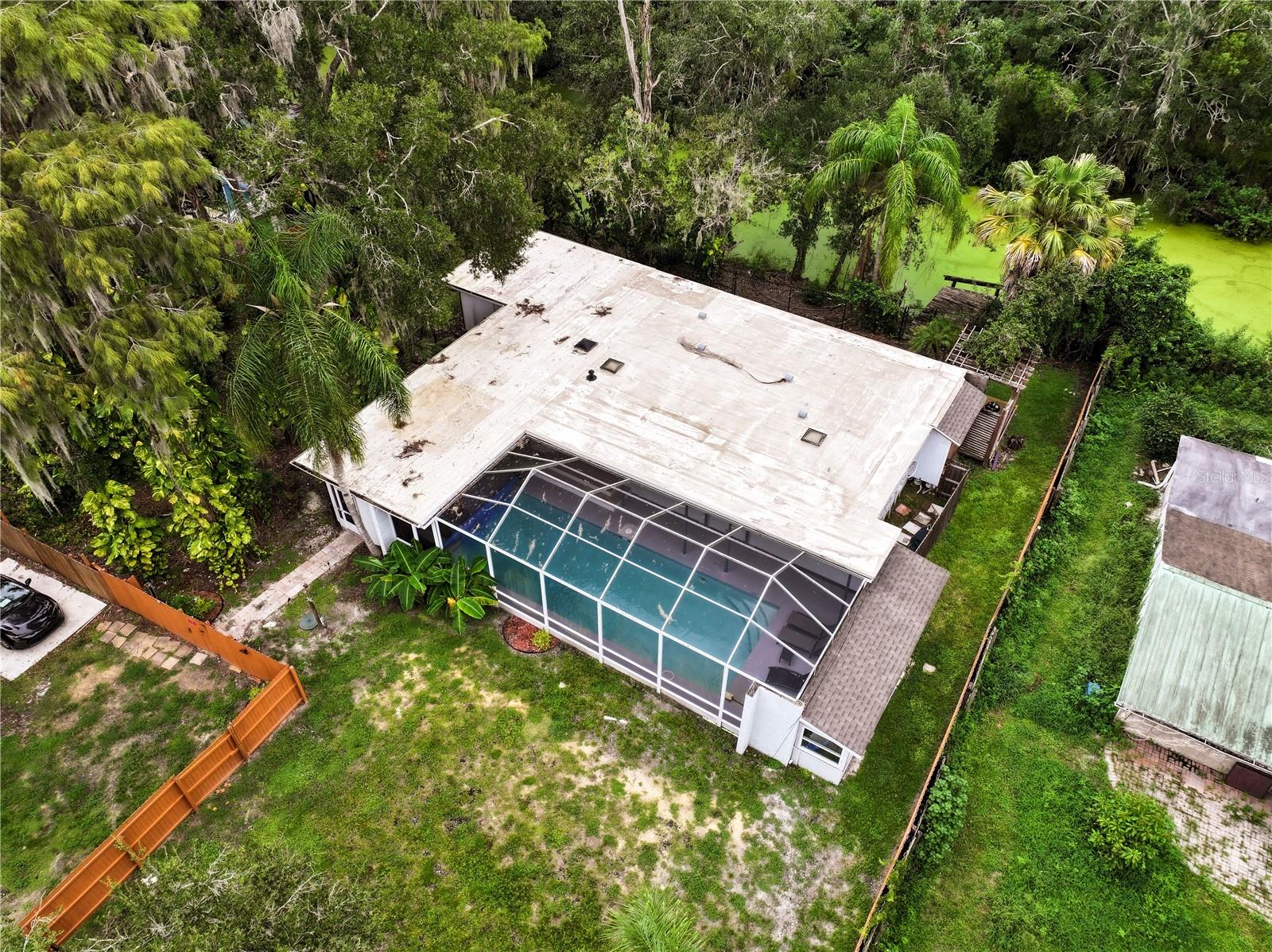 111 OAK LEE DR