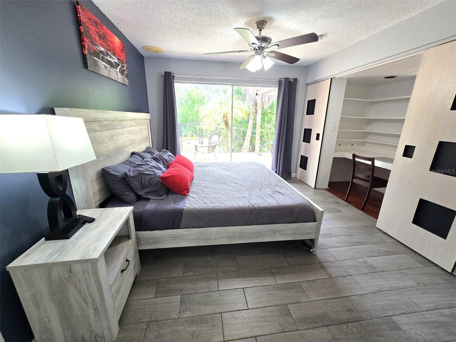 111 OAK LEE DR