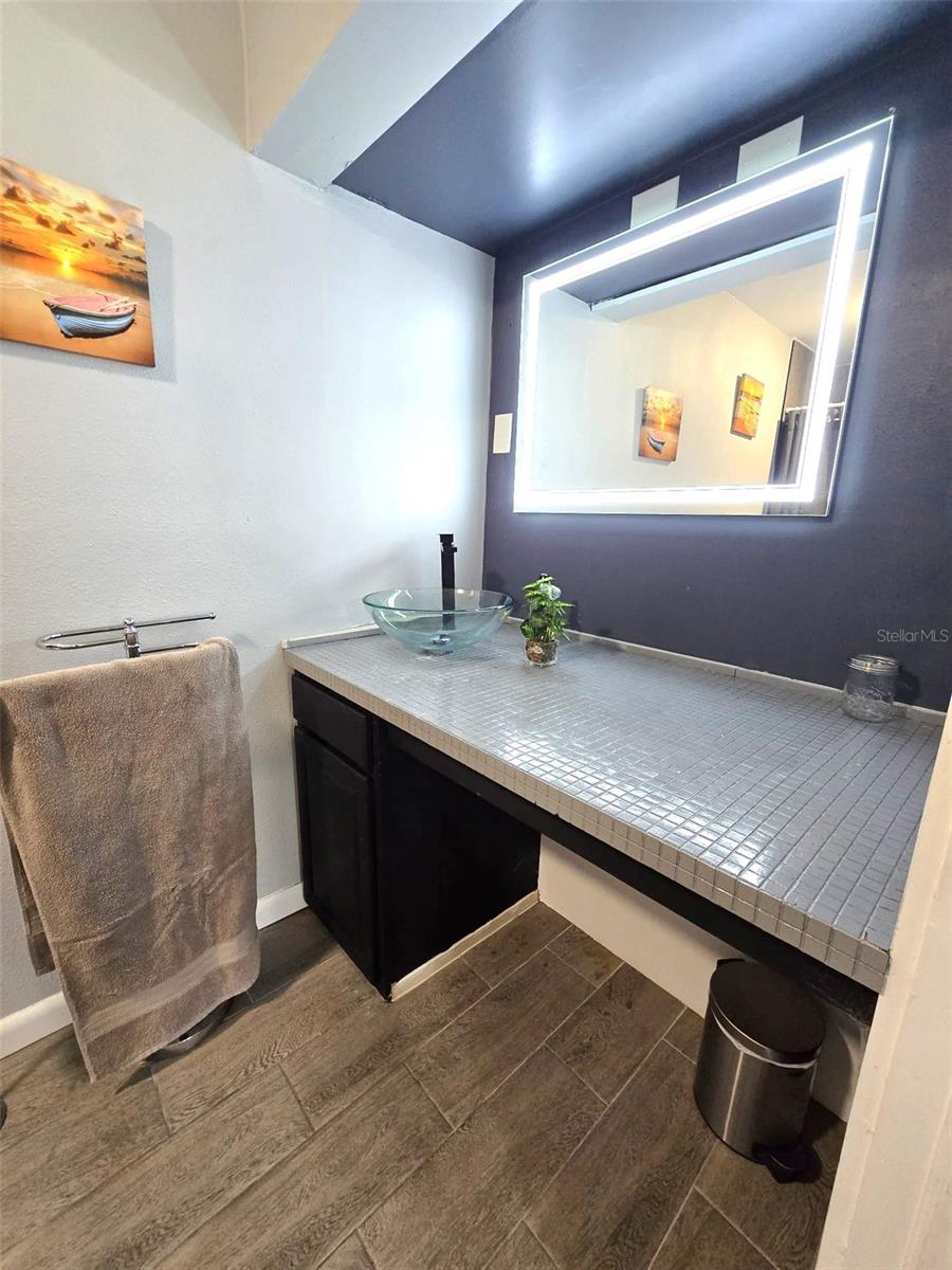 111 OAK LEE DR