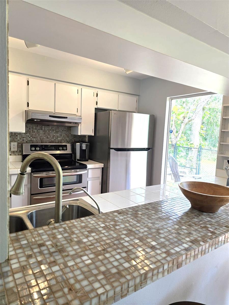 111 OAK LEE DR