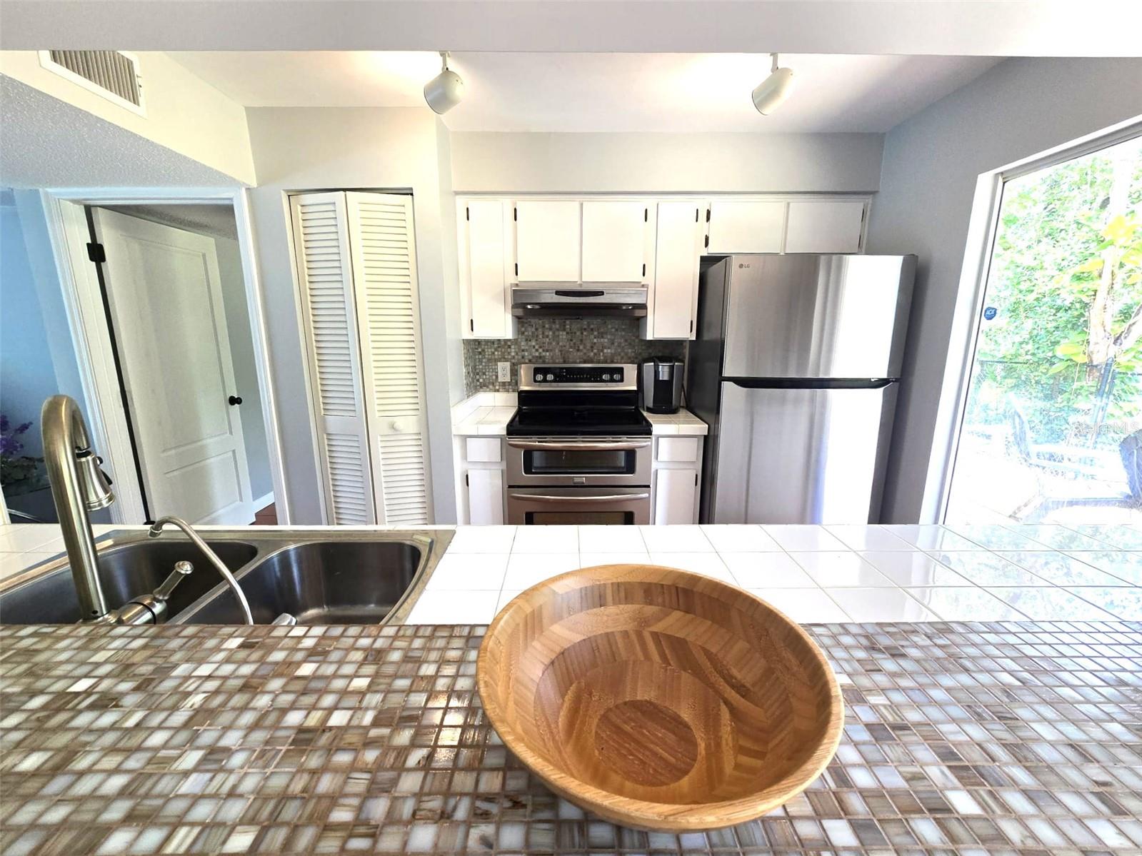 111 OAK LEE DR