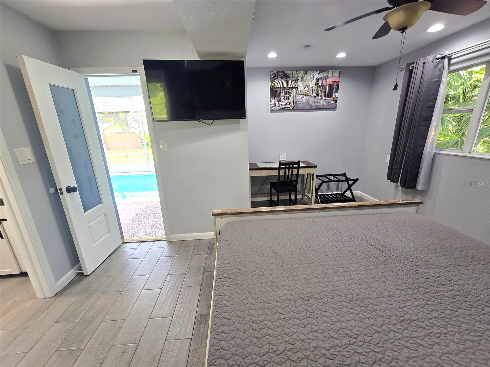 111 OAK LEE DR