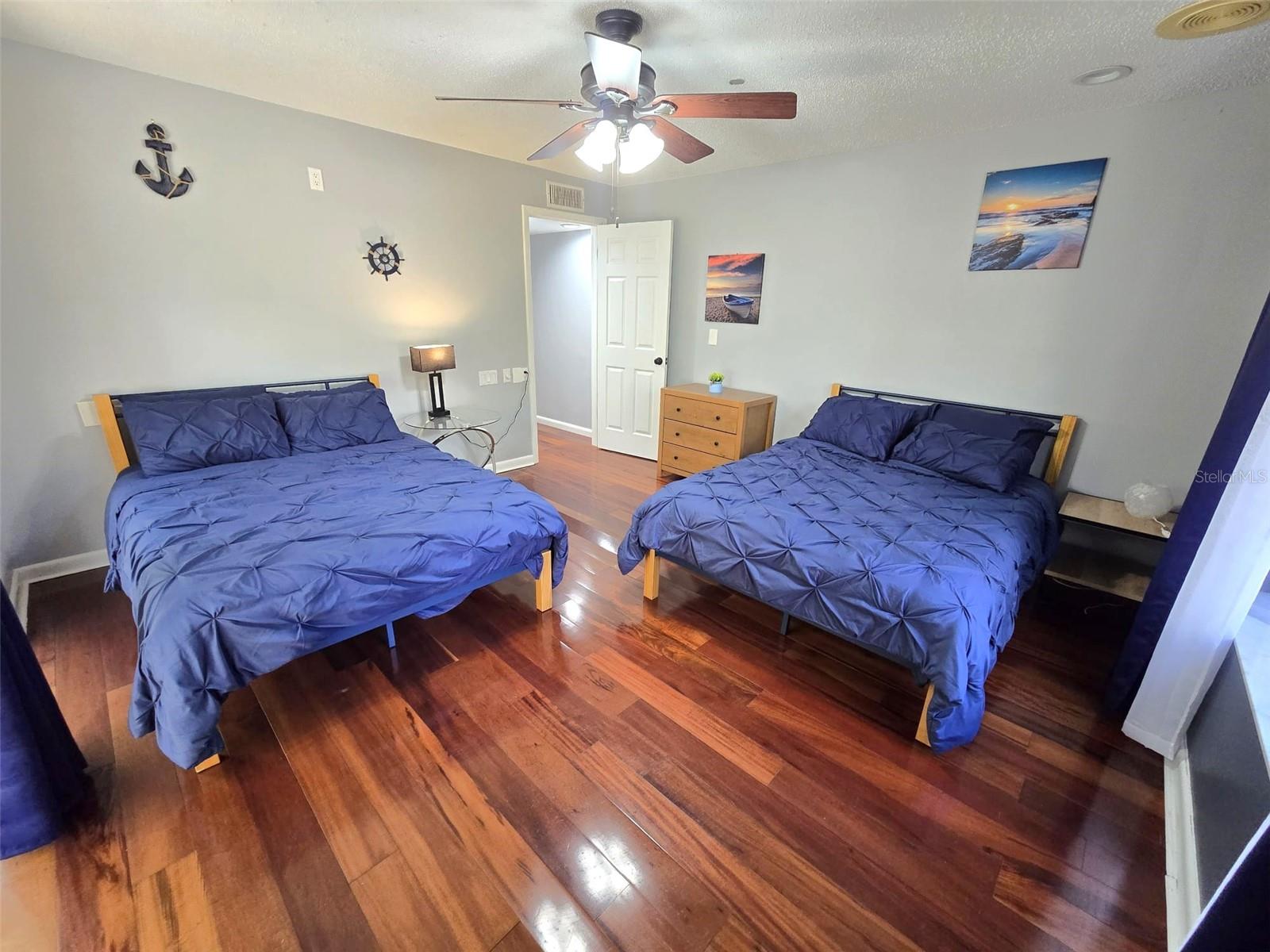 111 OAK LEE DR