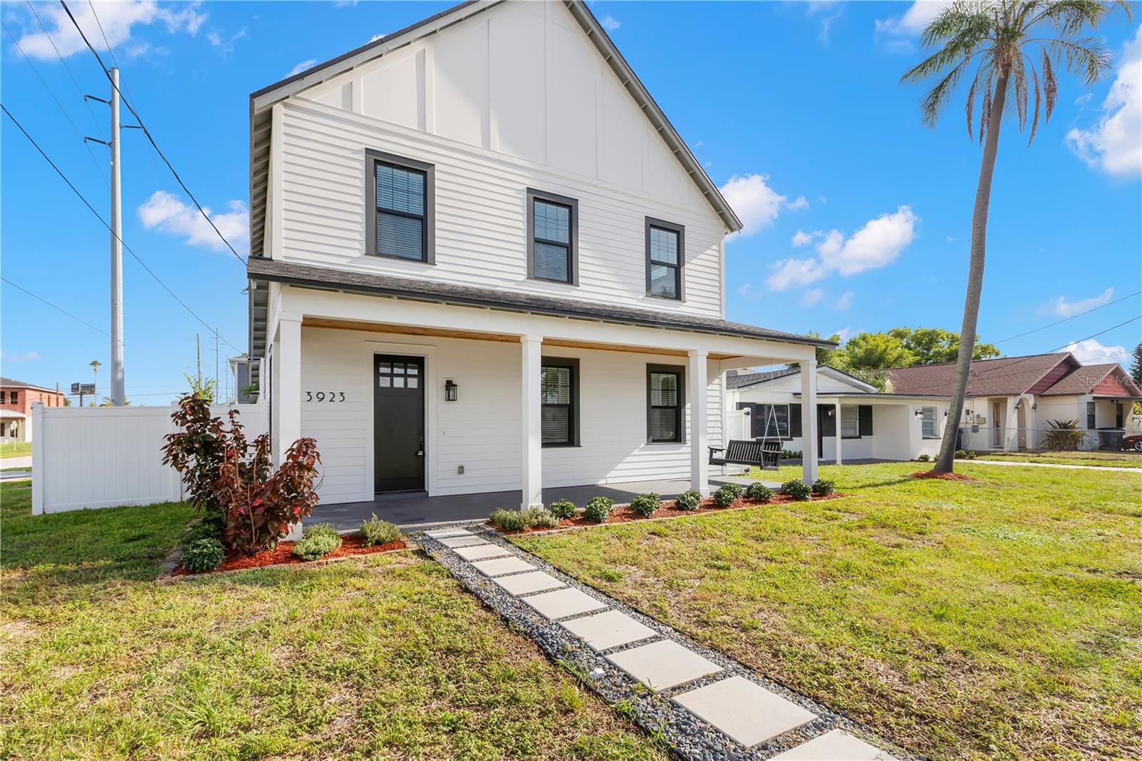 3923 W Gray St, Tampa