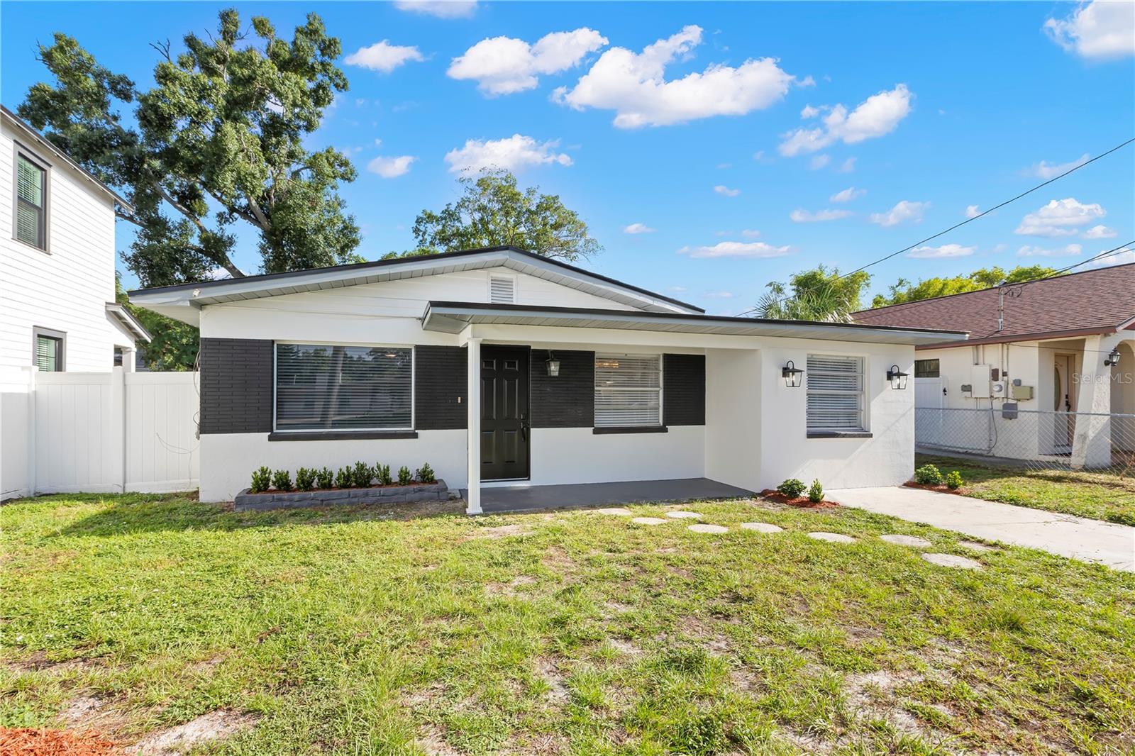 3921 W Gray St, Tampa