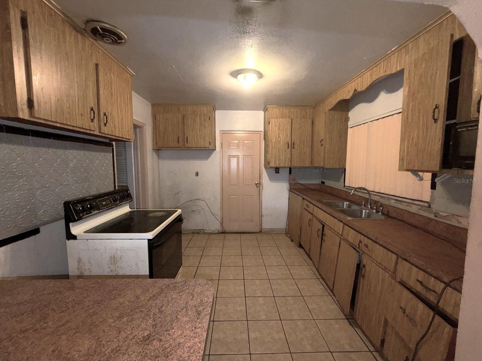 3801 E OSBORNE AVE