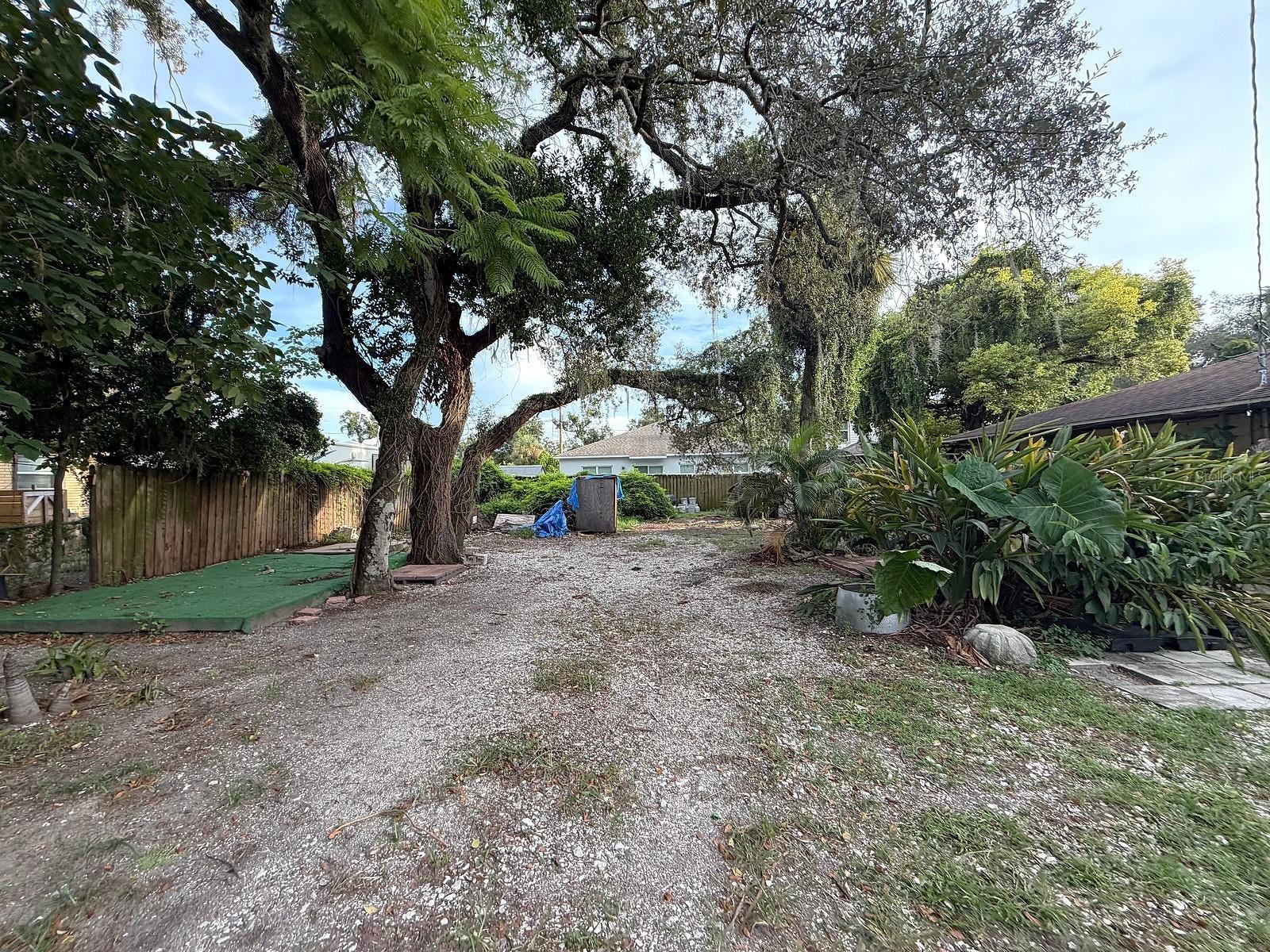 3801 E OSBORNE AVE