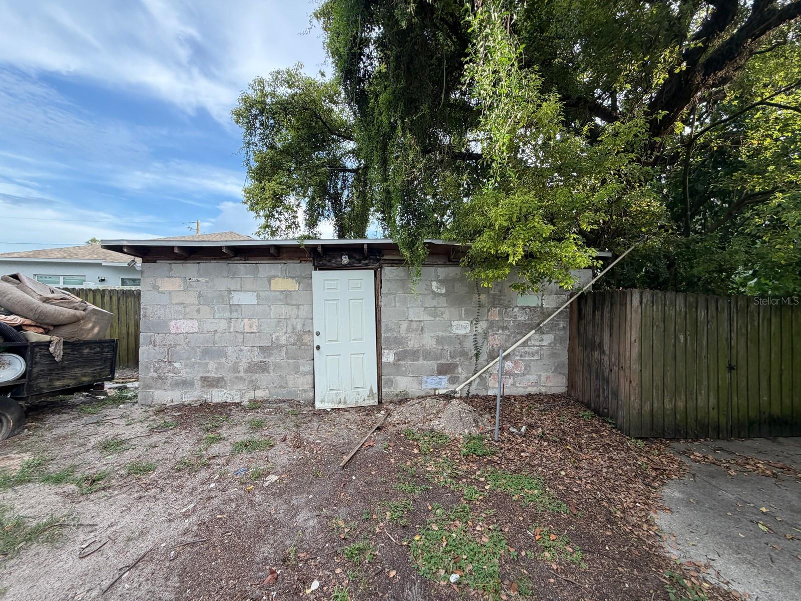 3801 E OSBORNE AVE