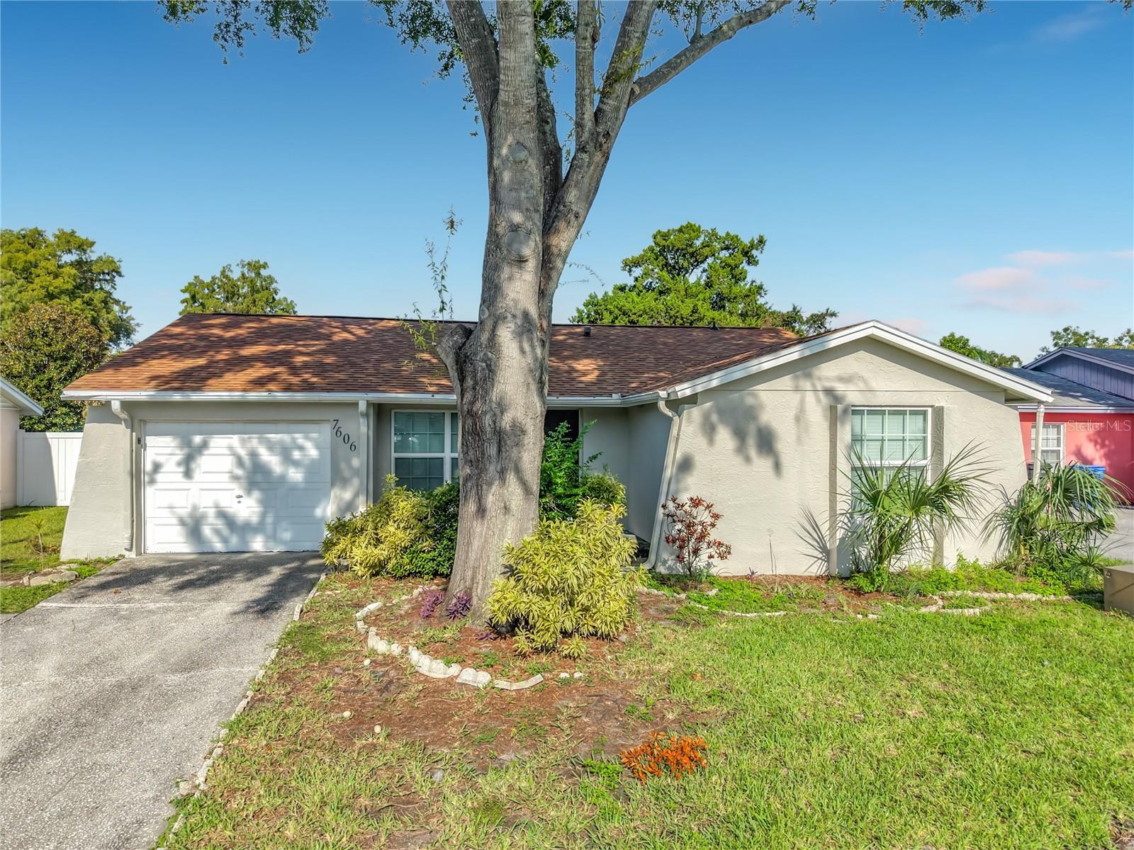 7606 WOODLAND OAKS CT