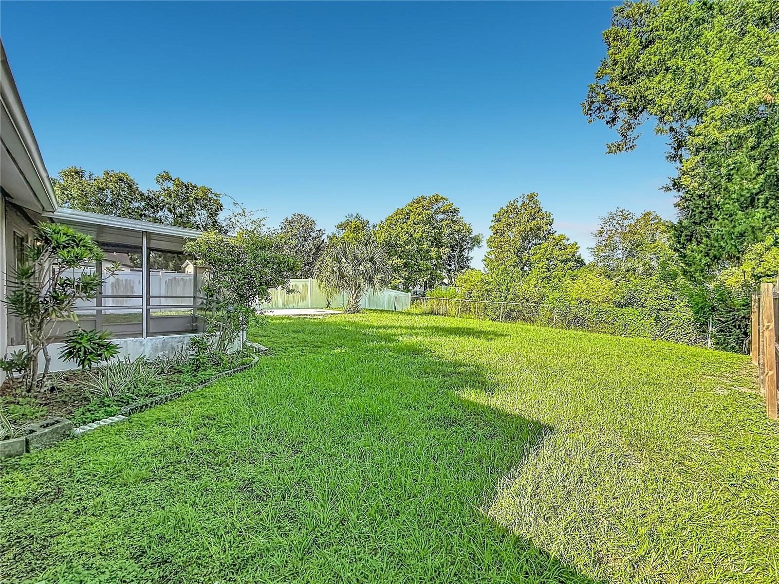 7606 WOODLAND OAKS CT